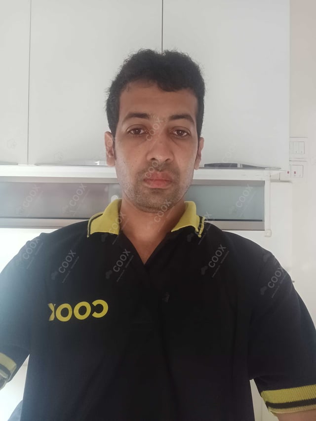 Chef from COOX at bookings. Professional cooks chefs at home