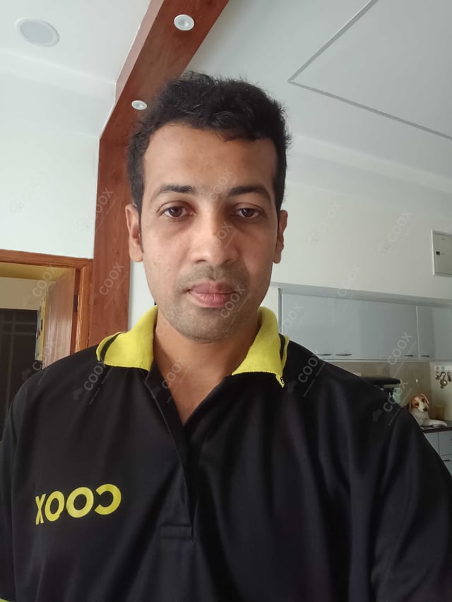 Chef from COOX at bookings. Professional cooks chefs at home