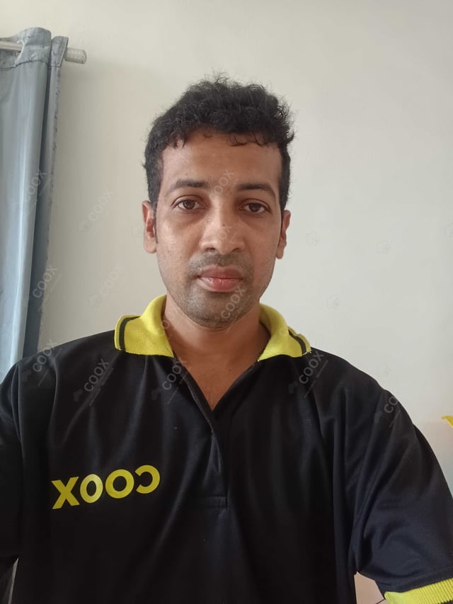 Chef from COOX at bookings. Professional cooks chefs at home