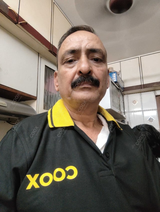 Chef from COOX at bookings. Professional cooks chefs at home