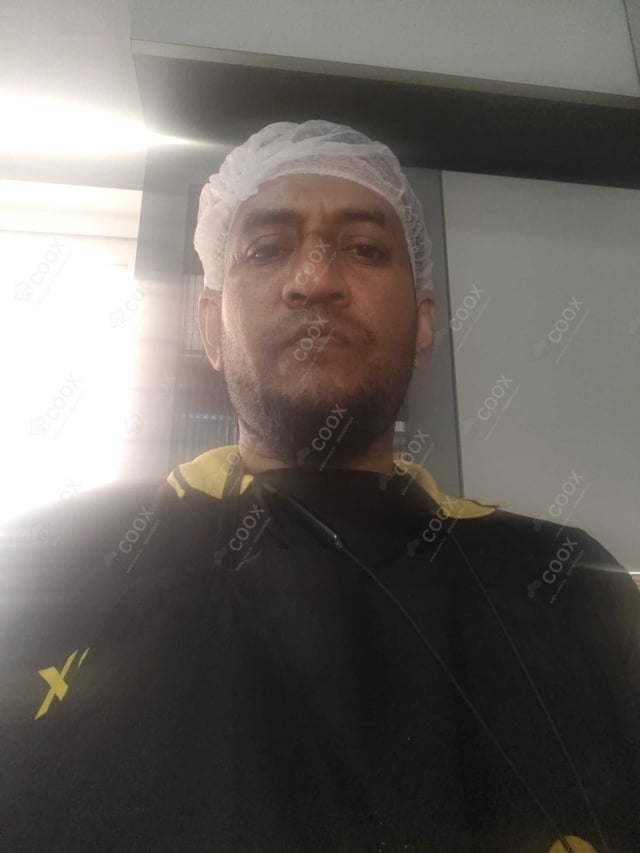 Chef from COOX at bookings. Professional cooks chefs at home