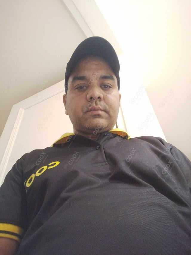 Chef from COOX at bookings. Professional cooks chefs at home