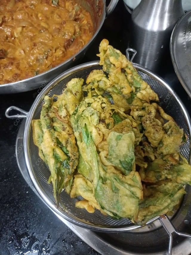 Delicious Palak Patta Chaat prepared by COOX