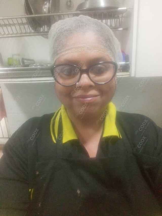 Chef from COOX at bookings. Professional cooks chefs at home