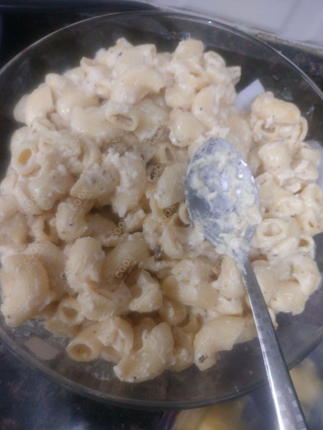 Delicious Mac and Cheese prepared by COOX