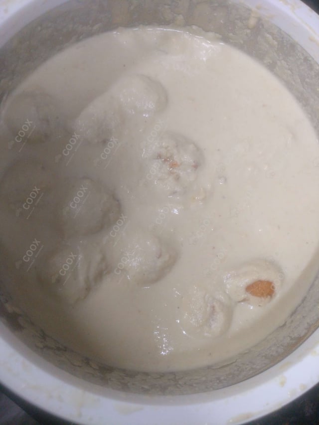 Delicious Malai Kofta (White Gravy) prepared by COOX