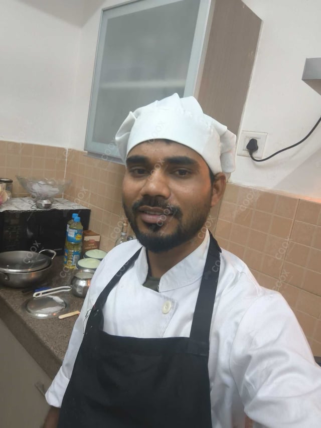 Chef from COOX at bookings. Professional cooks chefs at home
