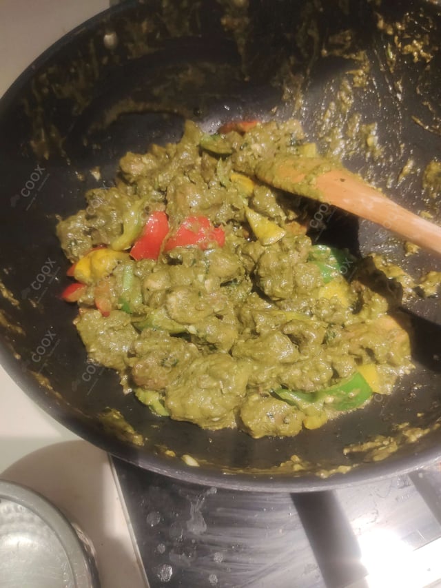 Delicious Thai Basil Chicken prepared by COOX