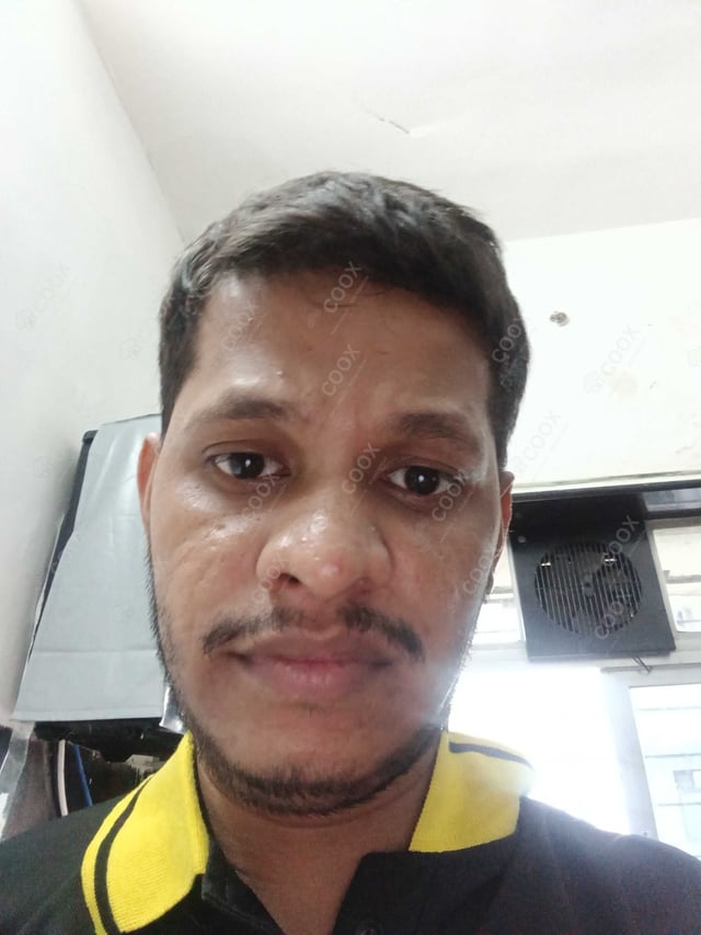 Chef from COOX at bookings. Professional cooks chefs at home