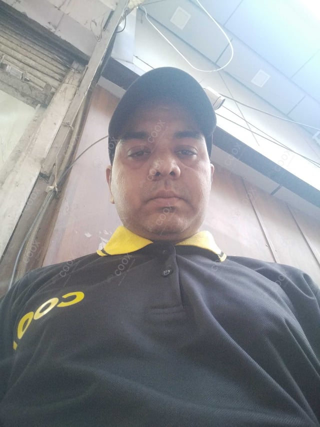 Chef from COOX at bookings. Professional cooks chefs at home