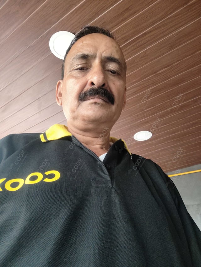 Chef from COOX at bookings. Professional cooks chefs at home