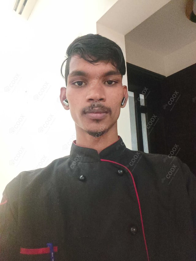 Chef from COOX at bookings. Professional cooks chefs at home