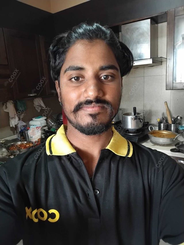 Chef from COOX at bookings. Professional cooks chefs at home