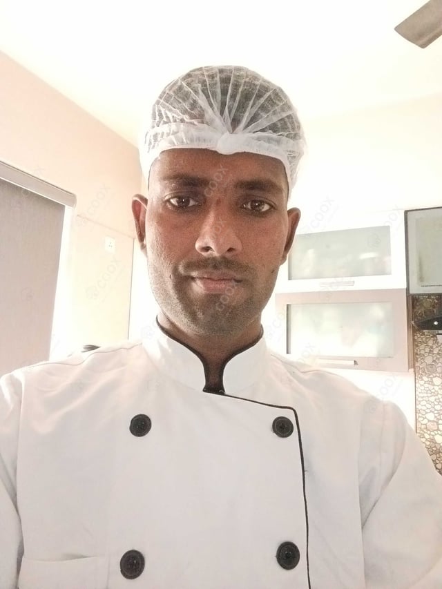 Chef from COOX at bookings. Professional cooks chefs at home