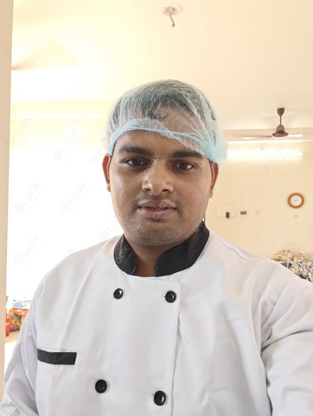Chef from COOX at bookings. Professional cooks chefs at home