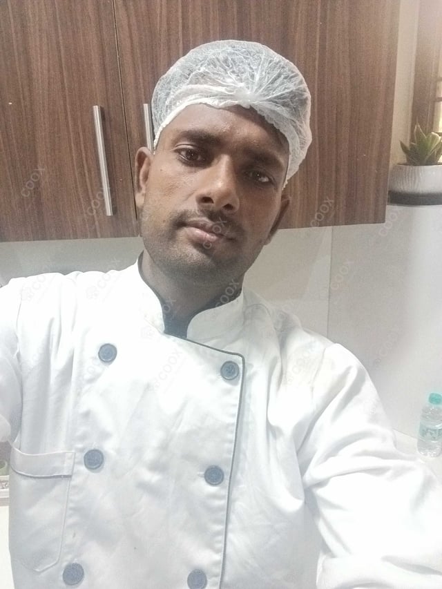 Chef from COOX at bookings. Professional cooks chefs at home
