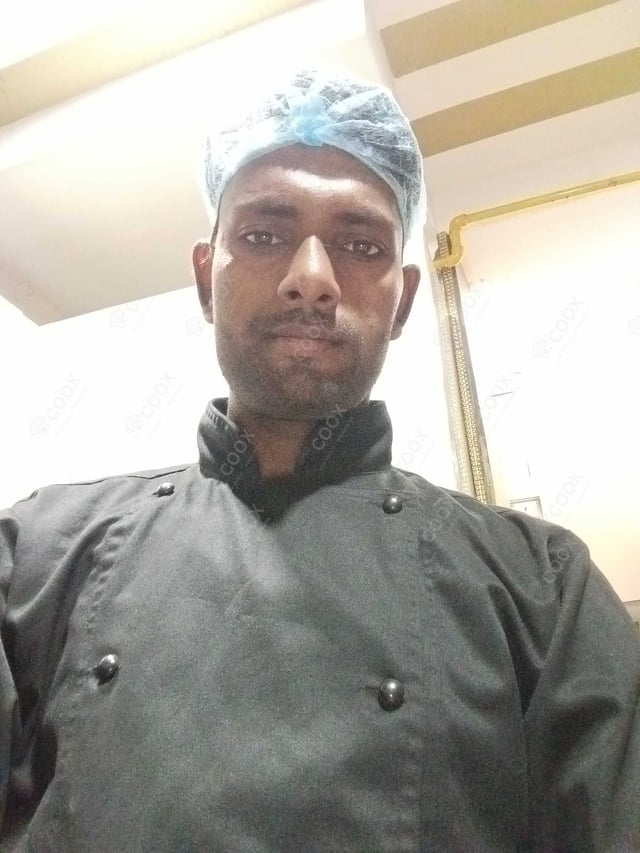 Chef from COOX at bookings. Professional cooks chefs at home