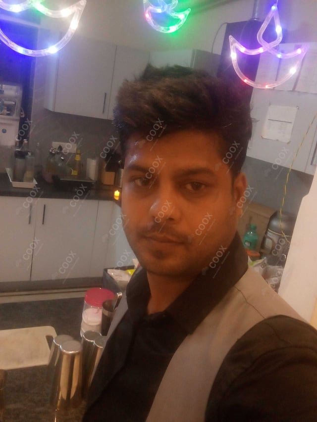 Chef from COOX at bookings. Professional cooks chefs at home