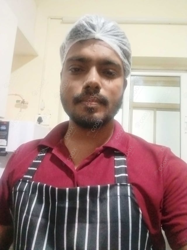 Chef from COOX at bookings. Professional cooks chefs at home