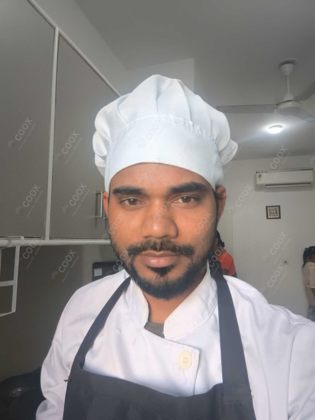 Chef from COOX at bookings. Professional cooks chefs at home