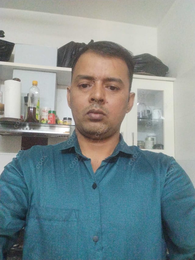 Chef from COOX at bookings. Professional cooks chefs at home