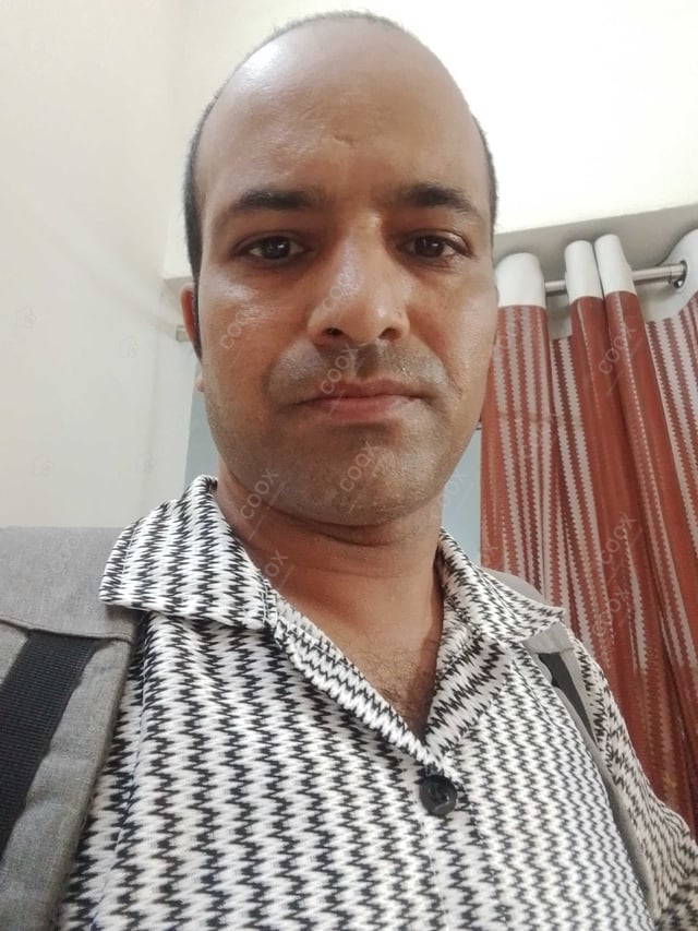 Chef from COOX at bookings. Professional cooks chefs at home