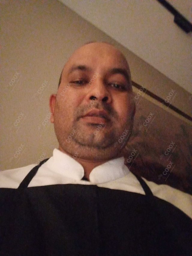 Chef from COOX at bookings. Professional cooks chefs at home