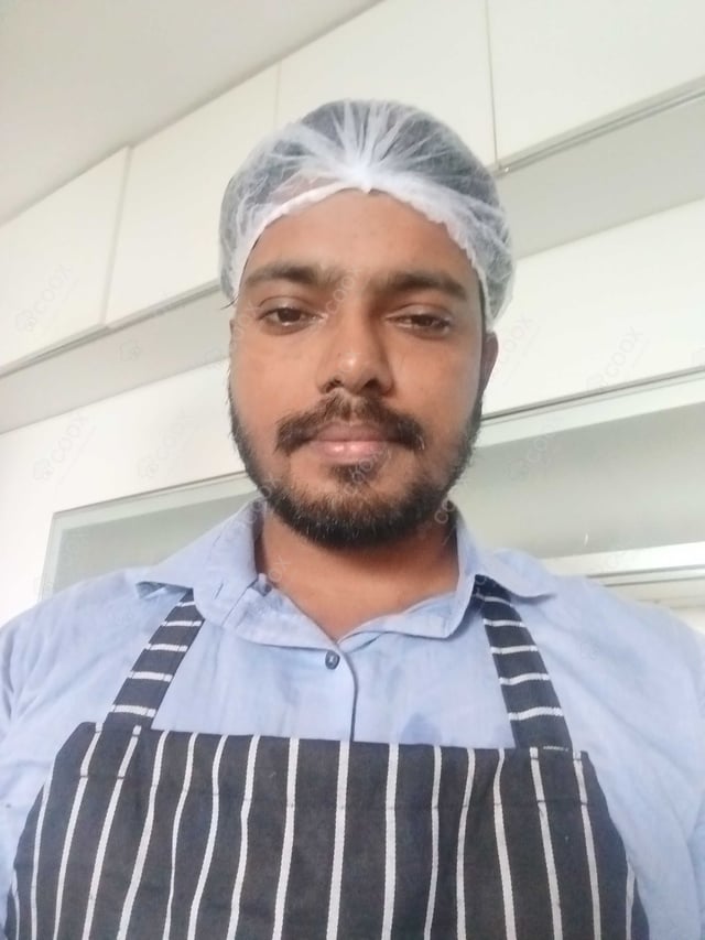 Chef from COOX at bookings. Professional cooks chefs at home