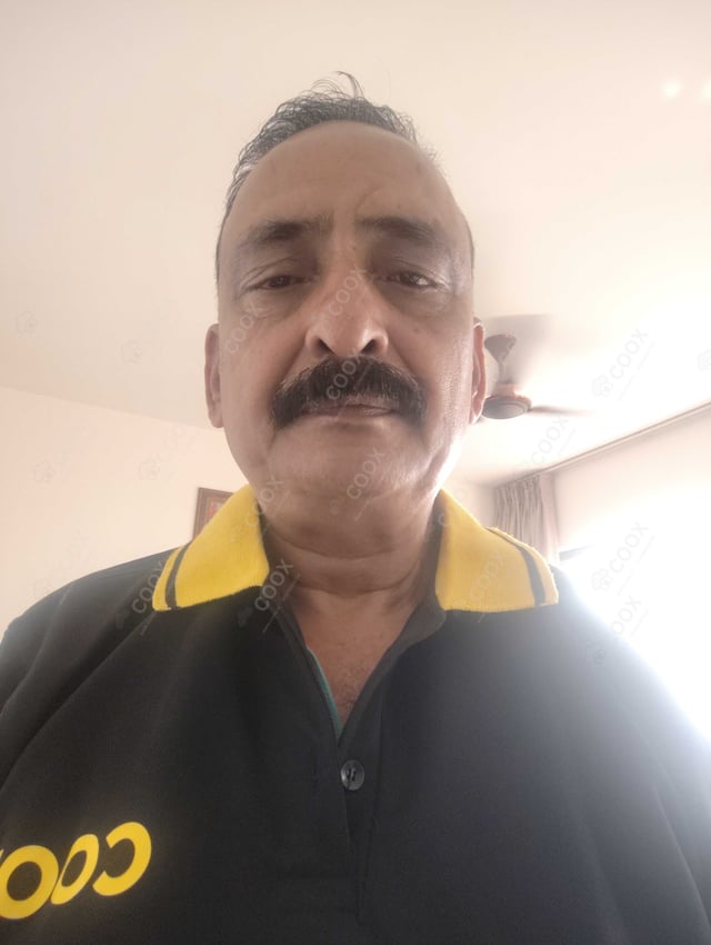 Chef from COOX at bookings. Professional cooks chefs at home