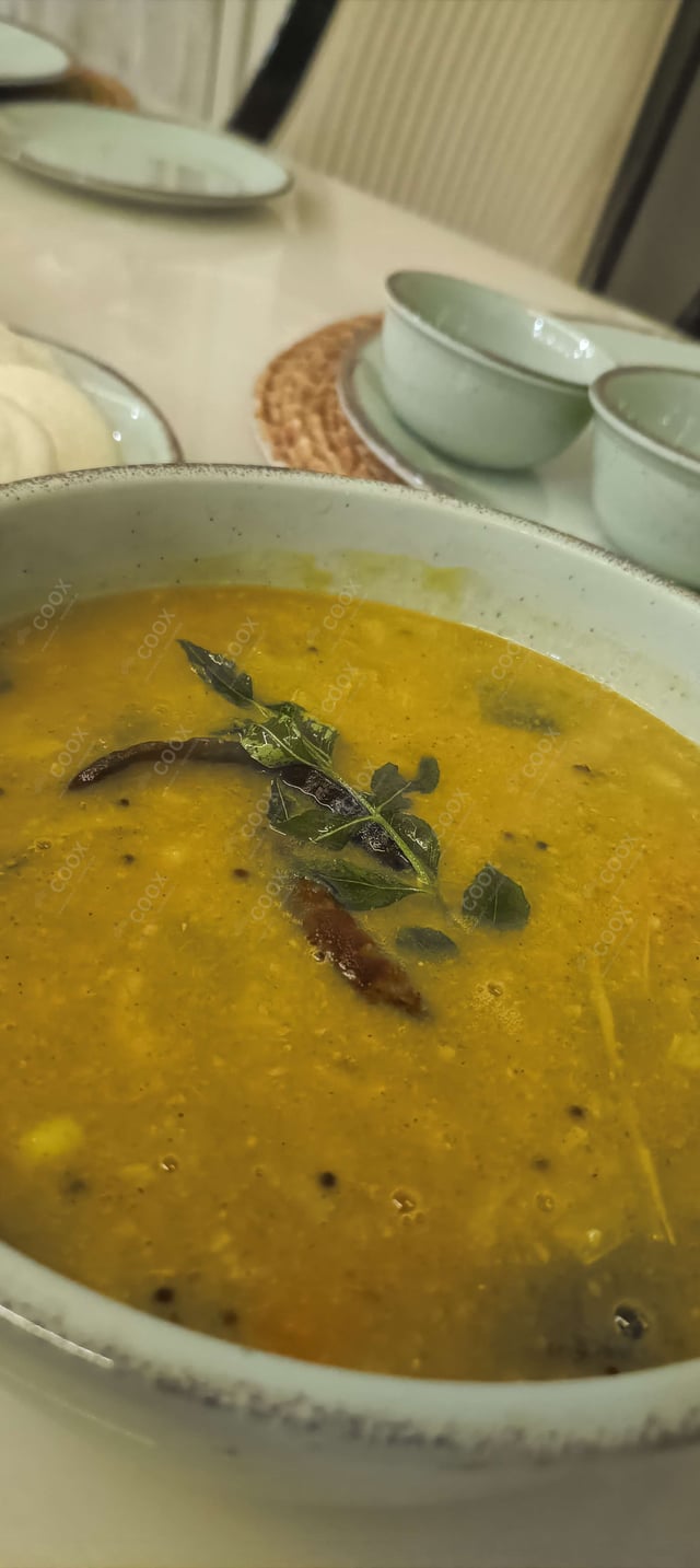 Delicious Idli Sambhar prepared by COOX