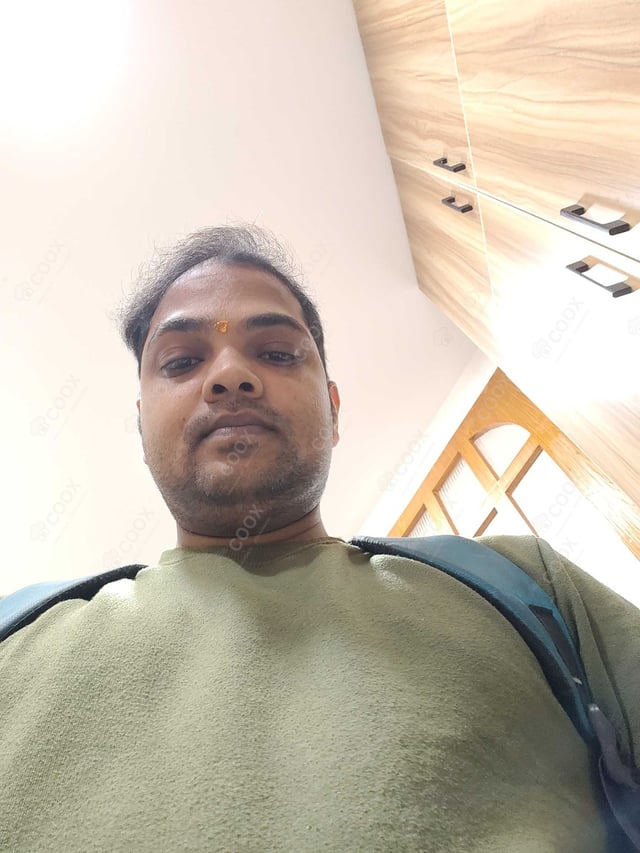 Chef from COOX at bookings. Professional cooks chefs at home