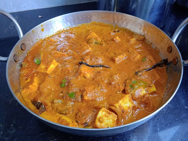 Delicious Kadhai Paneer prepared by COOX