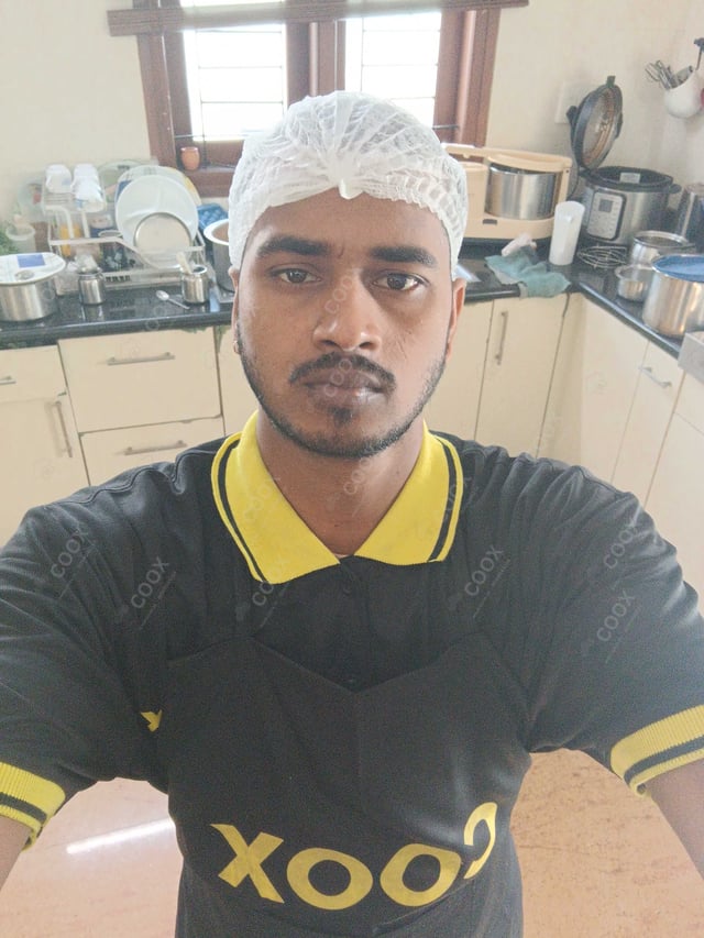 Chef from COOX at bookings. Professional cooks chefs at home