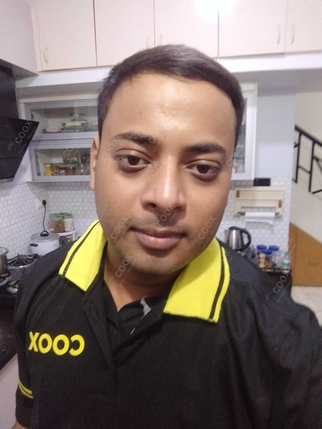 Chef from COOX at bookings. Professional cooks chefs at home