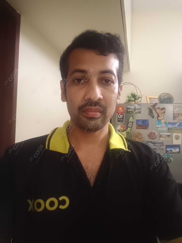 Chef from COOX at bookings. Professional cooks chefs at home