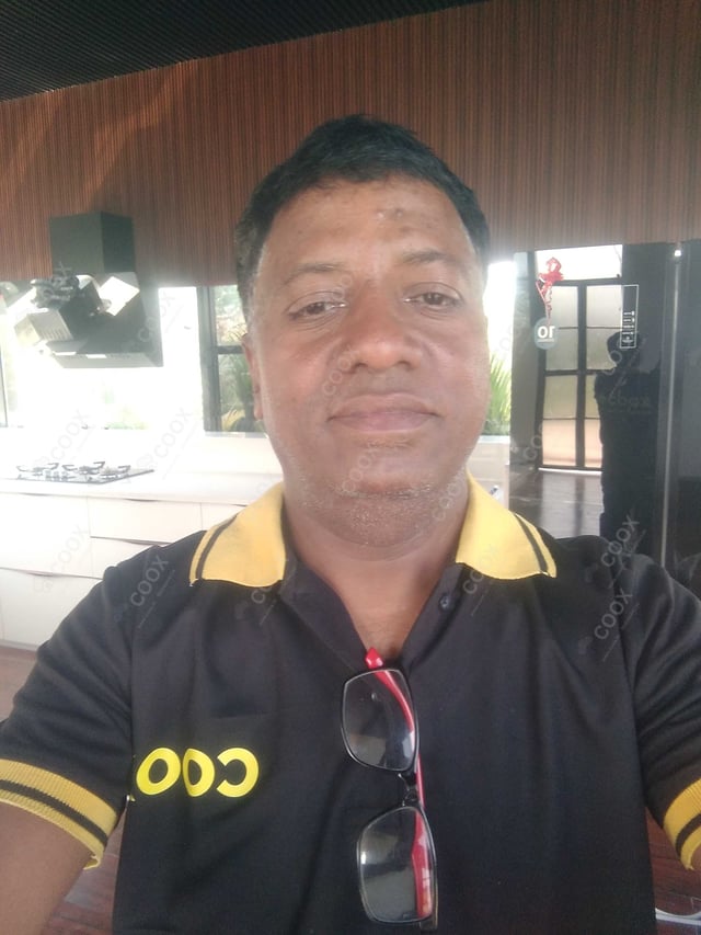 Chef from COOX at bookings. Professional cooks chefs at home