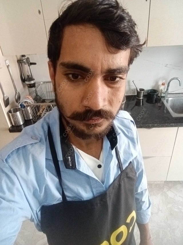 Chef from COOX at bookings. Professional cooks chefs at home