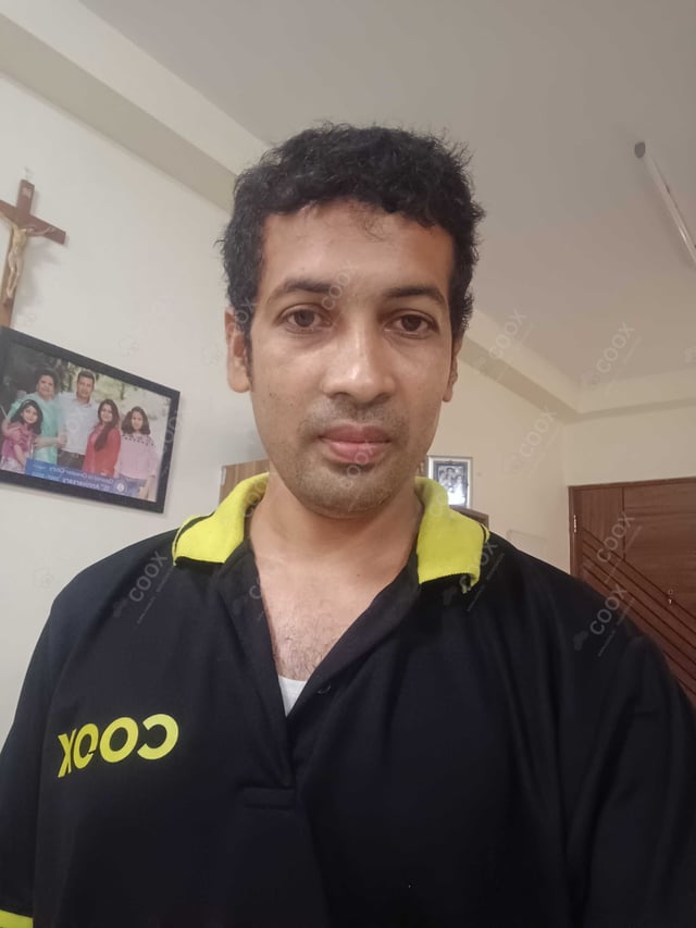 Chef from COOX at bookings. Professional cooks chefs at home