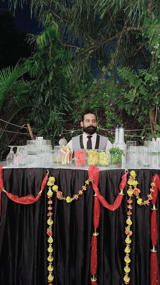 Delicious Regular Soft Drinks, Hard Drinks, Beers, Juices, W prepared by COOX