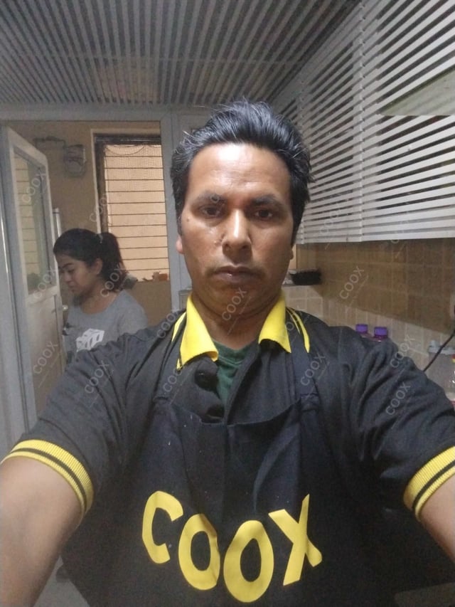 Chef from COOX at bookings. Professional cooks chefs at home