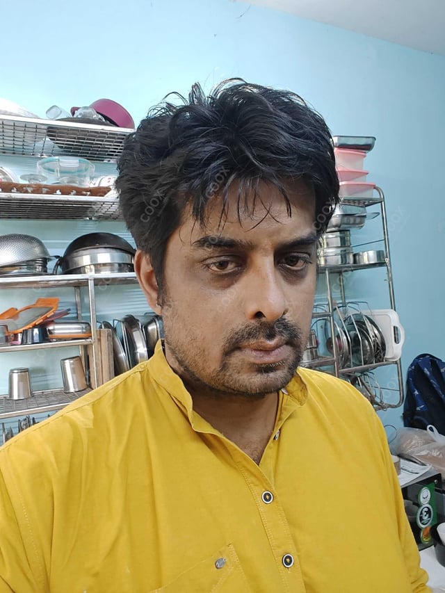 Chef from COOX at bookings. Professional cooks chefs at home