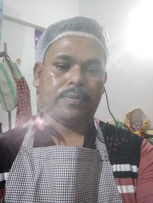 Chef from COOX at bookings. Professional cooks chefs at home