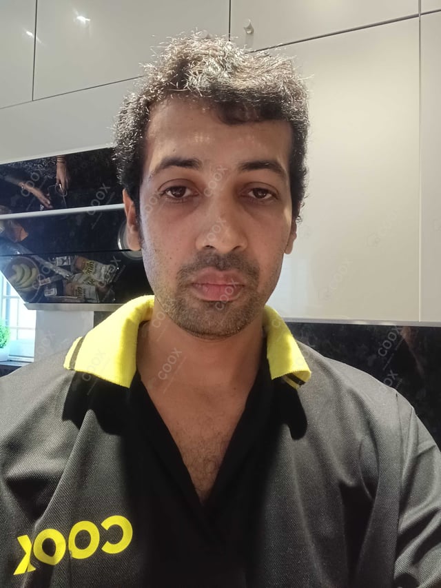 Chef from COOX at bookings. Professional cooks chefs at home