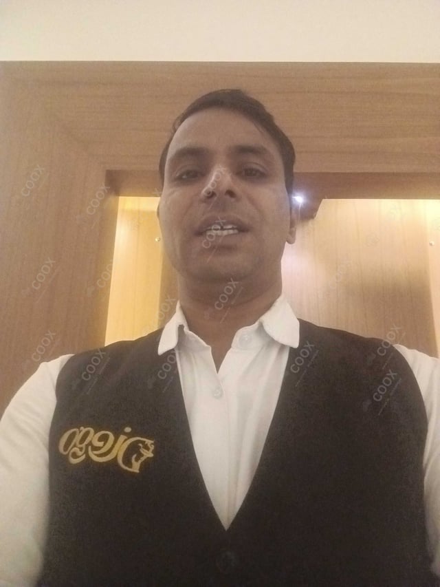 Chef from COOX at bookings. Professional cooks chefs at home