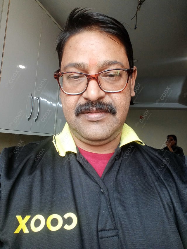 Chef from COOX at bookings. Professional cooks chefs at home