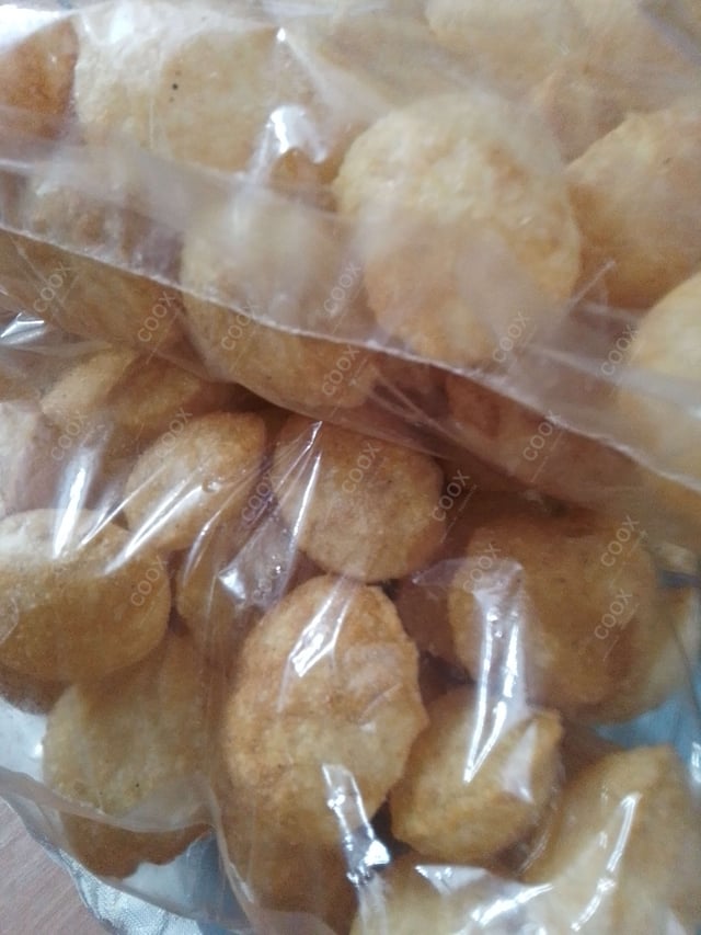 Delicious Gol Gappe (Pani Puri) prepared by COOX