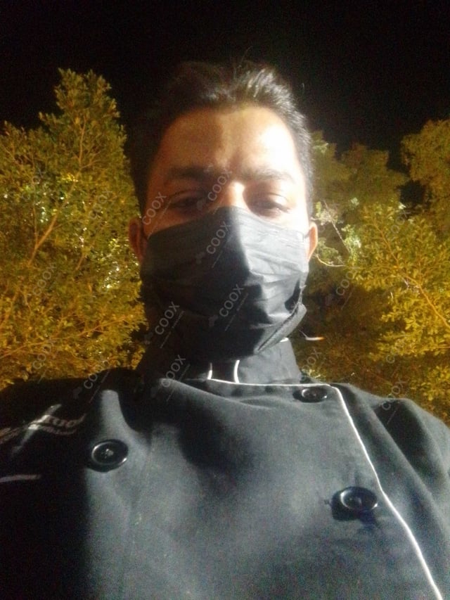 Chef from COOX at bookings. Professional cooks chefs at home