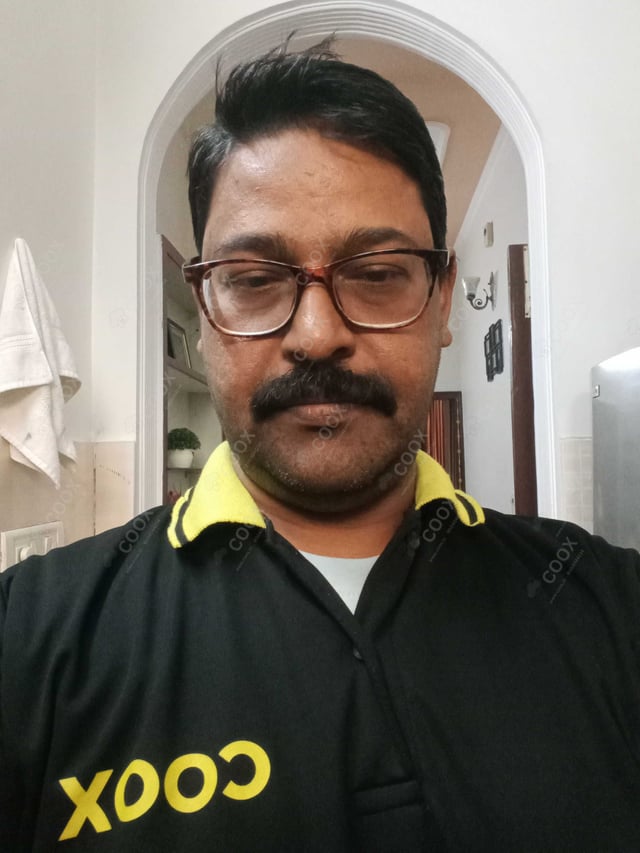 Chef from COOX at bookings. Professional cooks chefs at home