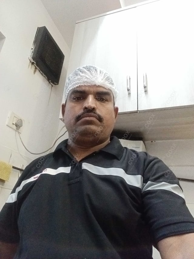 Chef from COOX at bookings. Professional cooks chefs at home