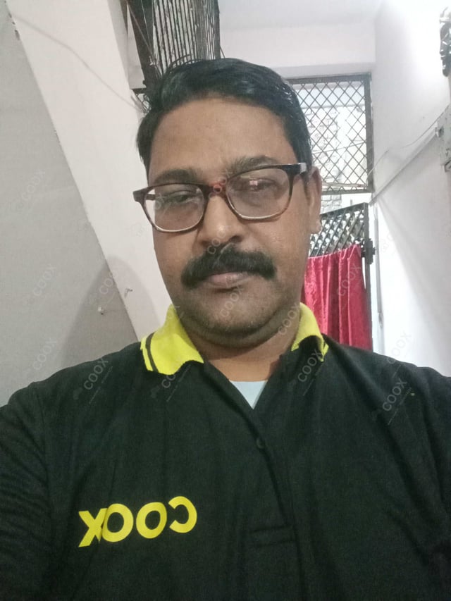 Chef from COOX at bookings. Professional cooks chefs at home